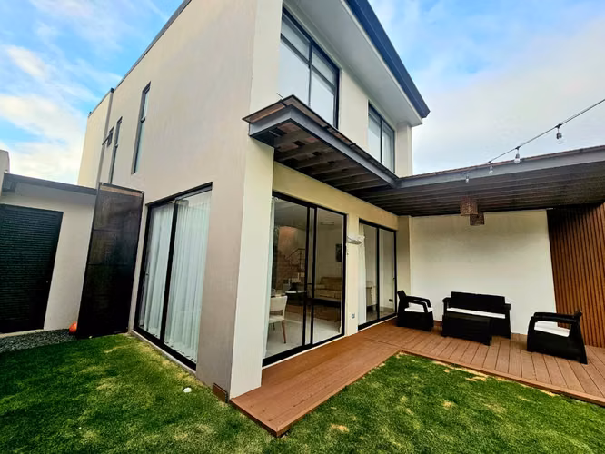 Alquiler de Hermosa Casa Nueva – Lindora Villaje. - Imagen 16