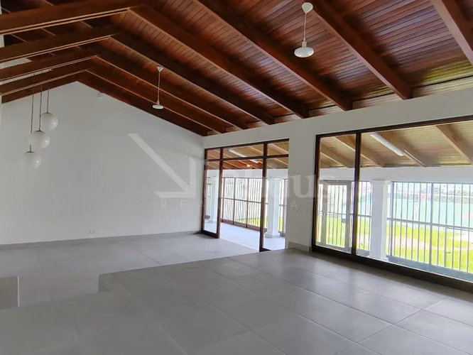 id 38201 En venta amplia casa de una planta en Curridabat por Plaza del Sol - Imagen 2