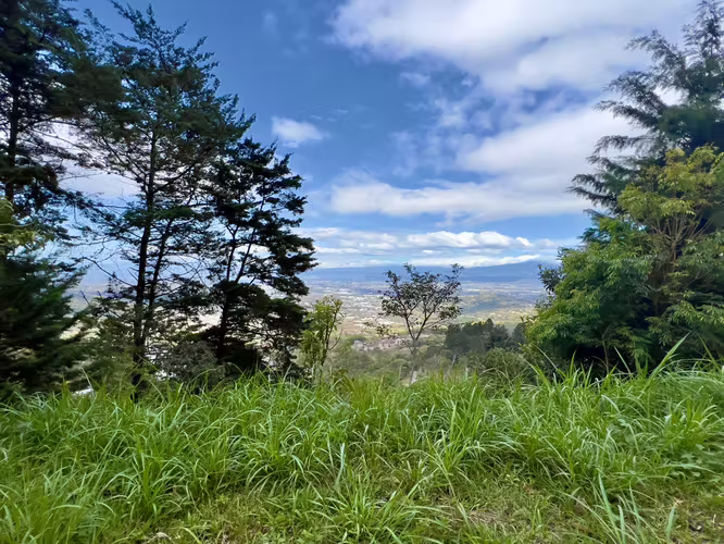 Escazú | Terreno de 4.790 m² con Vista en Condominio Monasterio
