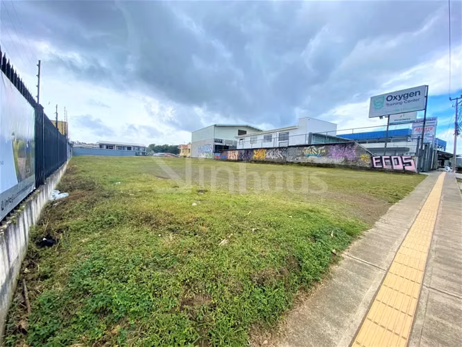 id 36661  En venta lote comercial, cerca de Novex, La Galera, En calle principal.