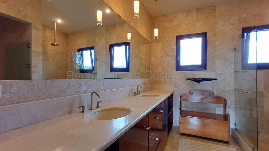 Casa en Venta en Condominio Monterán - Ultra Lujo, Exclusividad y Vista Panorámica al Campo de Golf