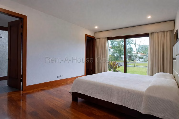 Casa en Venta en Condominio Monterán - Ultra Lujo, Exclusividad y Vista Panorámica al Campo de Golf