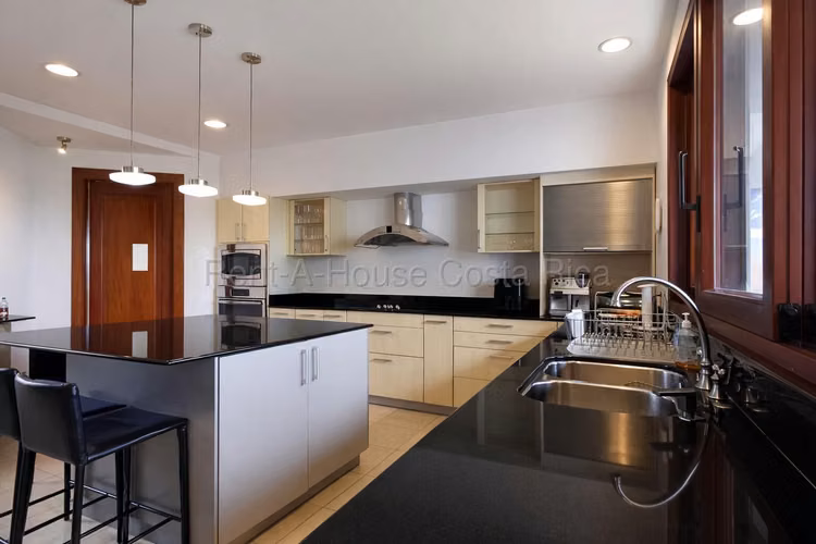 Casa en Venta en Condominio Monterán - Ultra Lujo, Exclusividad y Vista Panorámica al Campo de Golf