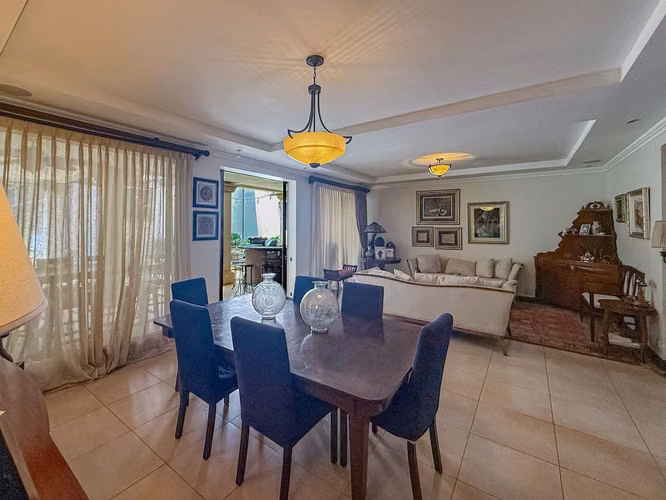 VENTA DE CASA EN SOLAR DEL VALLE CON AMPLÍO JARDÍN