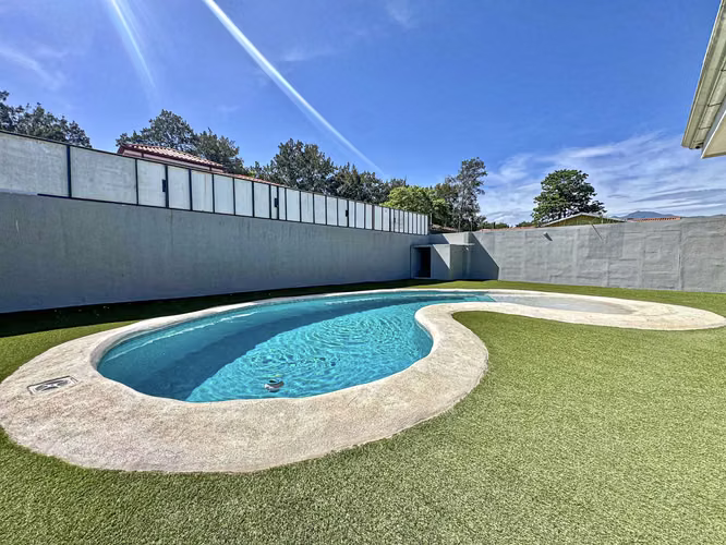 Casa Belen Cariari one-level home with pool