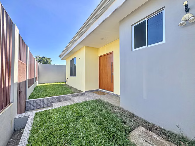 Casa Belen Cariari one-level home with pool