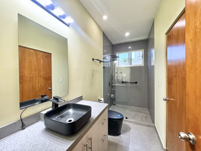 Casa Belen Cariari one-level home with pool
