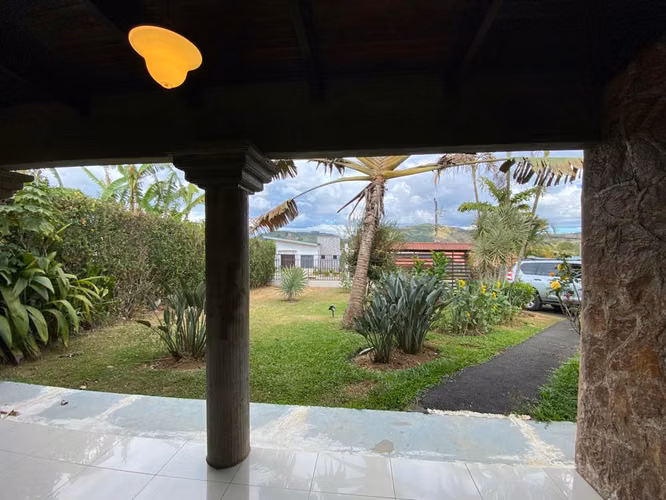 Casa con piscina en Residencial Privado, Palmares, Alajuela