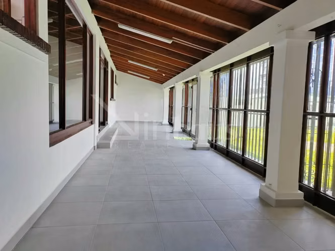 id 38201  En venta amplia casa de una planta en Curridabat por Plaza del Sol