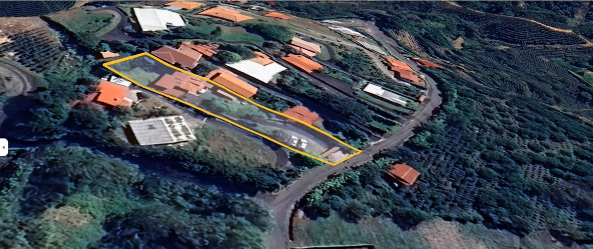 Casa en Venta en Zona Residencial de Montaña. Cajon de Grecia, Construcción: 220 m2   Lote: 1387 m2