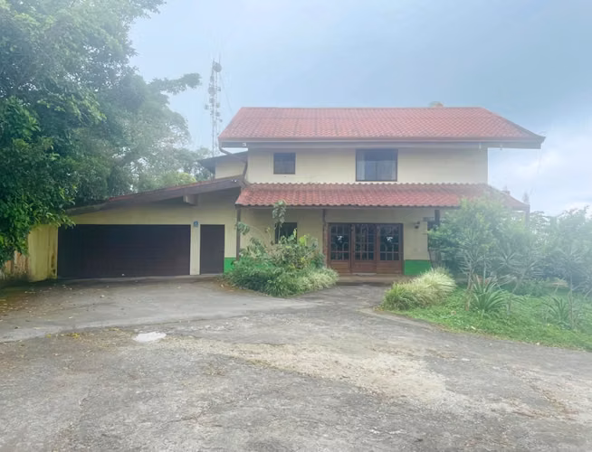 Finca con variadas vistas en Berlín, San Ramón, Alajuela