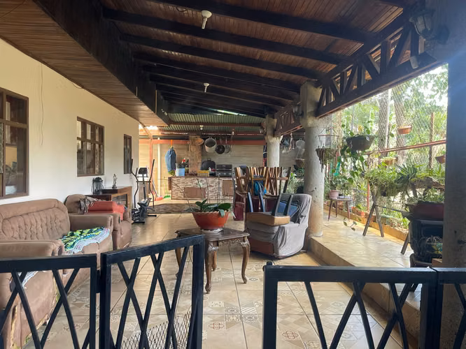 Casa de una planta con jardín en Naranjo, Alajuela