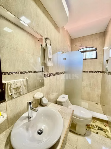 id # 42125 Venta de Casa en Condominio de 6 unidades, Pinares, Curridabat