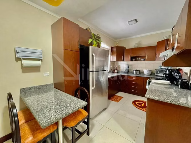 id # 42125 Venta de Casa en Condominio de 6 unidades, Pinares, Curridabat