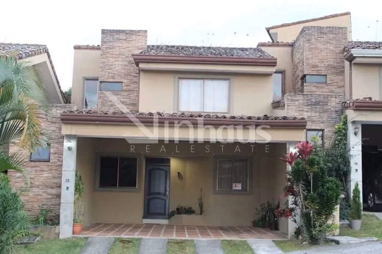 id # 42084 Venta de casa en condominio - Curridabat