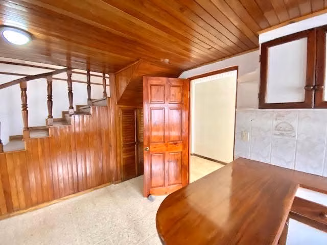 Escazú | Se Alquila en condominio Casa 2 Pisos  2 HAB - Imagen 5