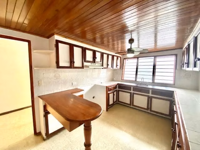 Escazú | Se Alquila en condominio Casa 2 Pisos  2 HAB - Imagen 4