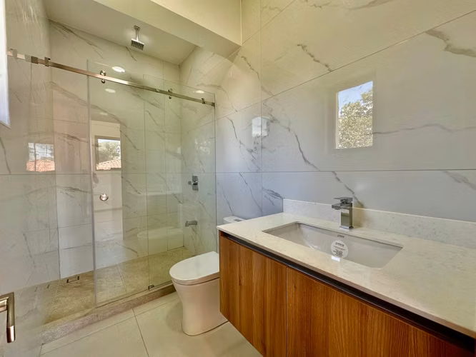 La Guácima - Casa a estrenar de 4 habitaciones +Servicio + Patio y Terraza- 415mt - Imagen 14