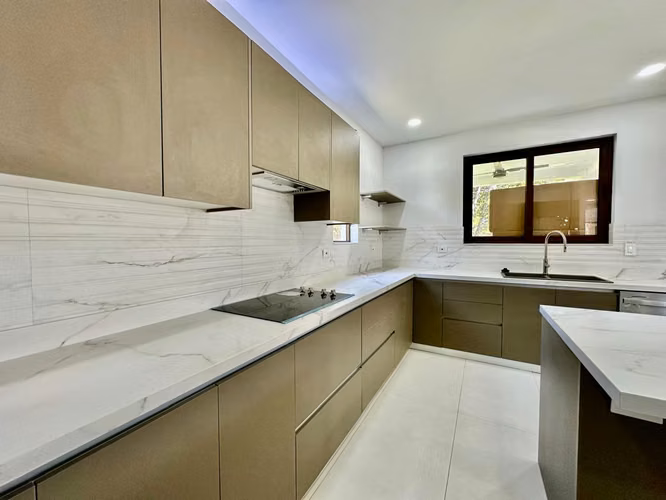 La Guácima - Casa a estrenar de 4 habitaciones +Servicio + Patio y Terraza- 415mt - Imagen 7