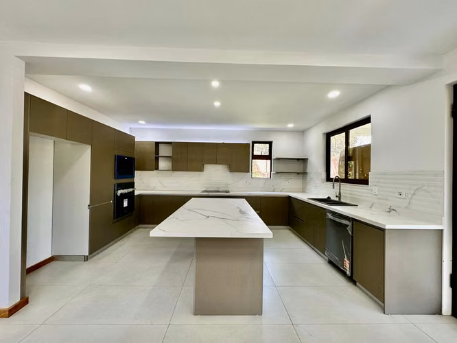 La Guácima - Casa a estrenar de 4 habitaciones +Servicio + Patio y Terraza- 415mt - Imagen 6