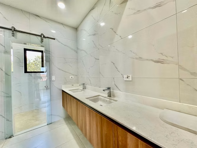 La Guácima - Casa a estrenar de 4 habitaciones +Servicio + Patio y Terraza- 415mt - Imagen 17