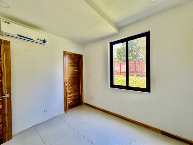 La Guácima - Casa a estrenar de 4 habitaciones +Servicio + Patio y Terraza- 415mt - Imagen 8