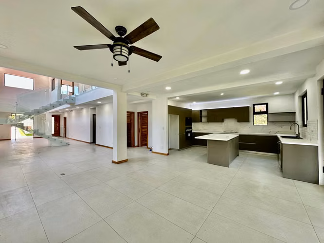 La Guácima - Casa a estrenar de 4 habitaciones +Servicio + Patio y Terraza- 415mt - Imagen 5