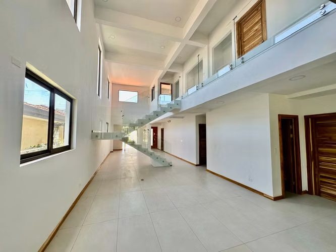 La Guácima - Casa a estrenar de 4 habitaciones +Servicio + Patio y Terraza- 415mt - Imagen 4
