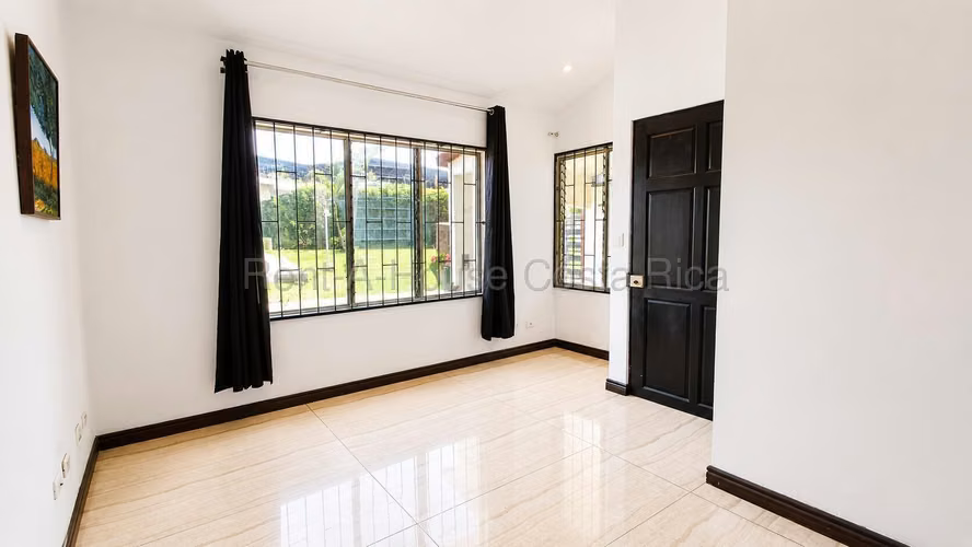 Casa en Venta en Condominio - Agua Caliente, Cartago