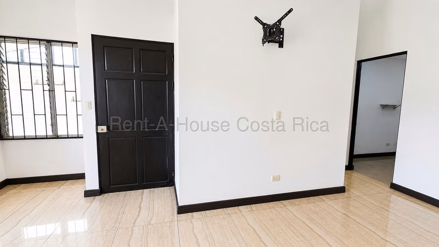 Casa en Venta en Condominio - Agua Caliente, Cartago