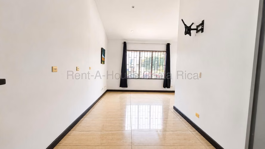 Casa en Venta en Condominio - Agua Caliente, Cartago