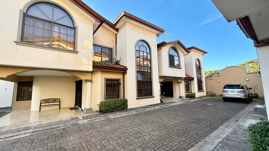Alquiler de Casa en Heredia Ciudad Cariari | Amoblada o Sin Muebles | Excelente Ubicación