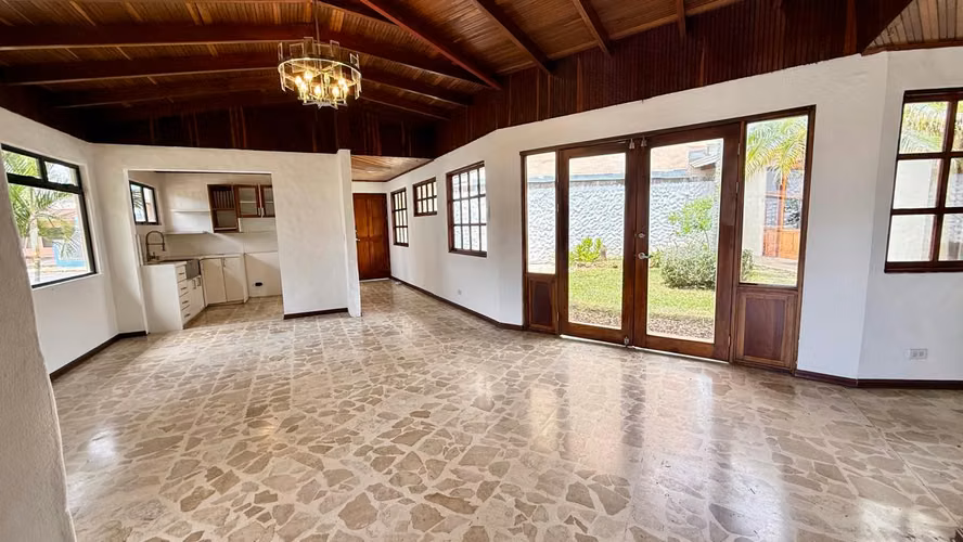 Casa en alquiler en Heredia, Belén Los Arcos | Amplios espacios y jardín - Imagen 3