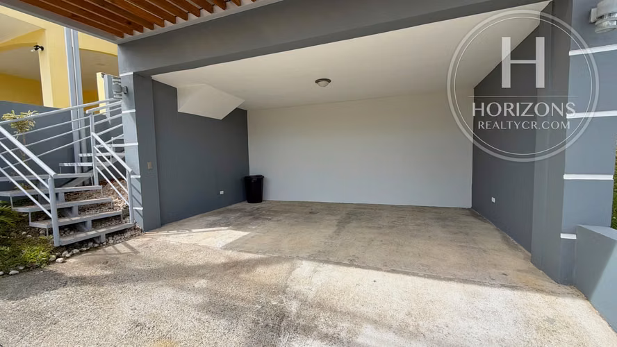Casa en Venta en Condominio Lomas de Montes de Oca en Sabanilla 3 NJA1410JB