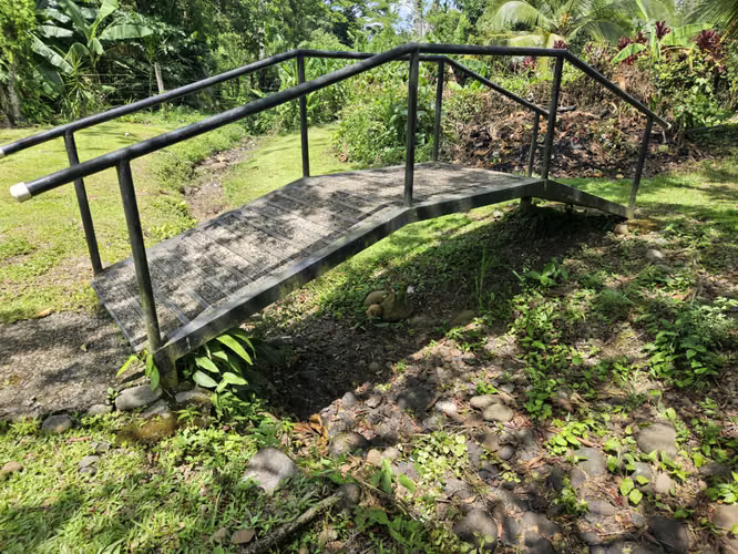 Venta de casa con terreno plano y Quebrada Natural | Peñas Blancas, San Ramón