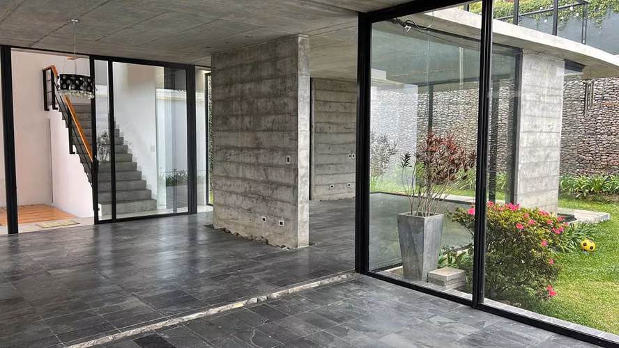 Bosques de Altamonte Maravillosa Casa Moderna #1157