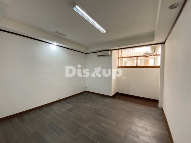 Alquiler de amplia casa para oficinas, múltiples espacios. Barrio Escalante