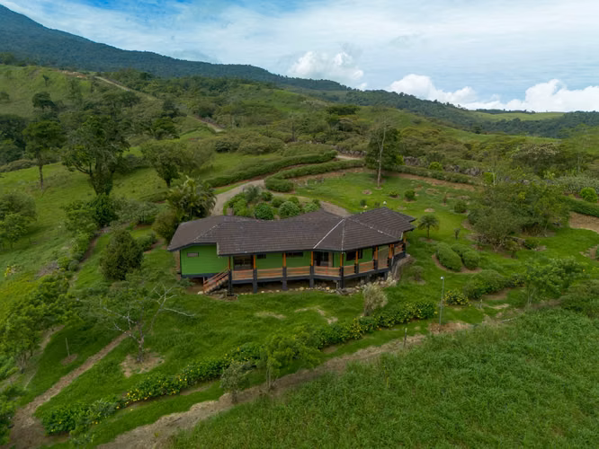ESPECTACULAR CASA EN VENTA EN JCB RANCH, LA RESERVA, SAN CARLOS