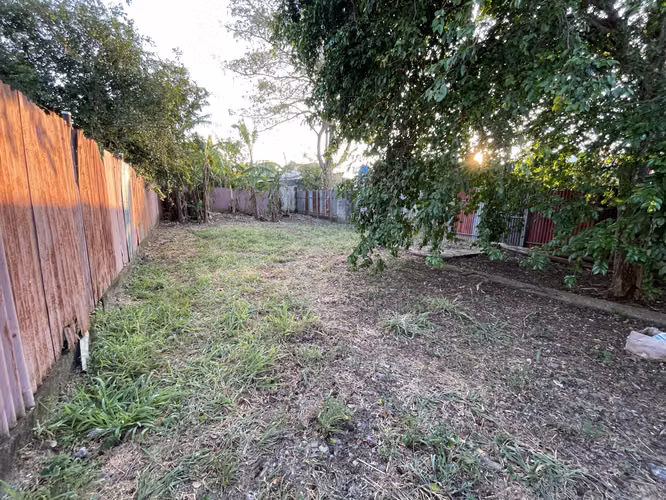 Propiedad en Venta en el Centro de Esparza | Ubicación Premium | Precio Negociable