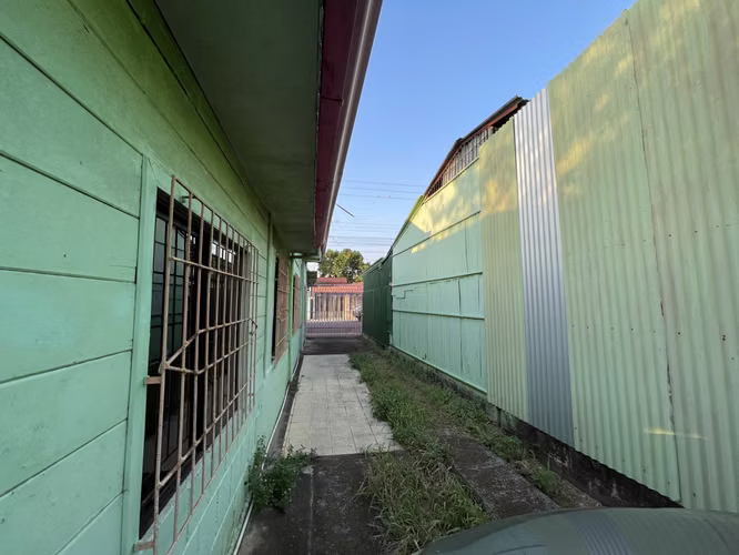 Propiedad en Venta en el Centro de Esparza | Ubicación Premium | Precio Negociable