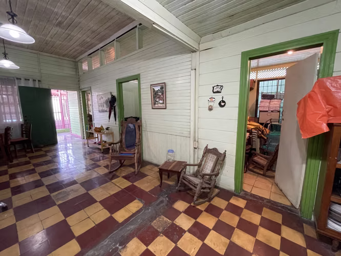 Propiedad en Venta en el Centro de Esparza | Ubicación Premium | Precio Negociable