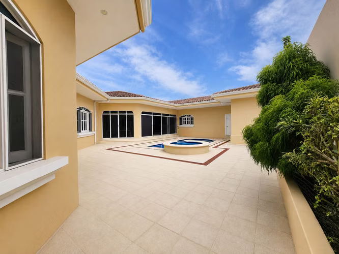 CIUDAD CARIARI, BELEN-HEREDIA - 3DOR/3.5BA - 400M2 - Imagen 19