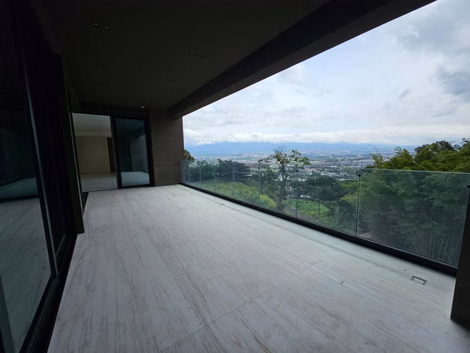 Exclusivo Apartamento de Lujo en Condominio Belmonte, Escazú