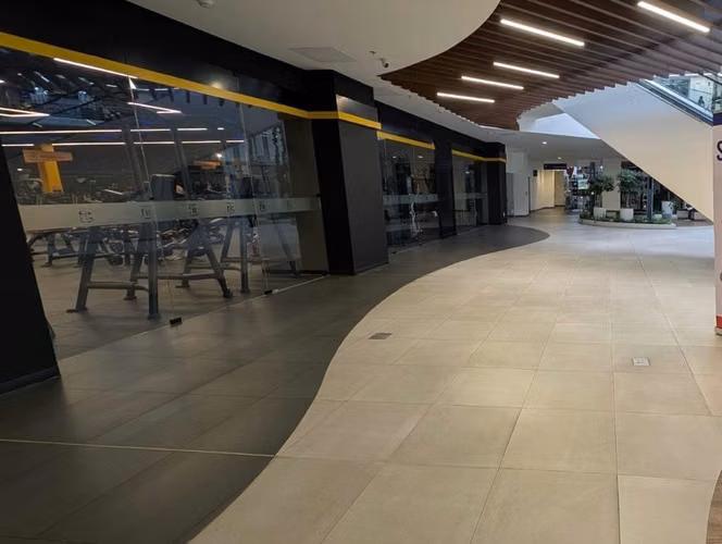 ALQUILO KIOSKO EN REAL CARIARI PRIMER PISO POR SMART FIT y FOOD COURT