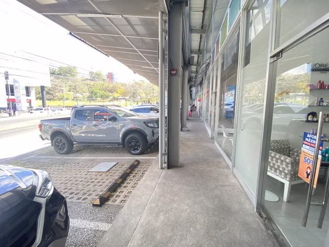 Local comercial 70m2 Escazú seguridad parqueo