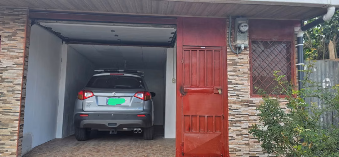 Se alquila casa ubicada en Purral de Guadalupe, urbanización Alta Mira