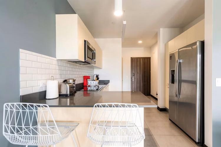 VENTA DE APARTAMENTO FULL AMUEBLADO CON PARQUEO BAJO TECHO - Imagen 6