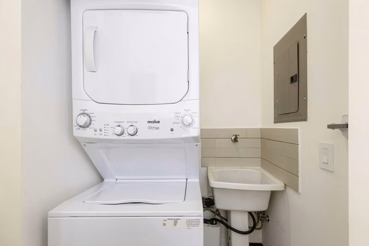 VENTA DE APARTAMENTO FULL AMUEBLADO CON PARQUEO BAJO TECHO - Imagen 11