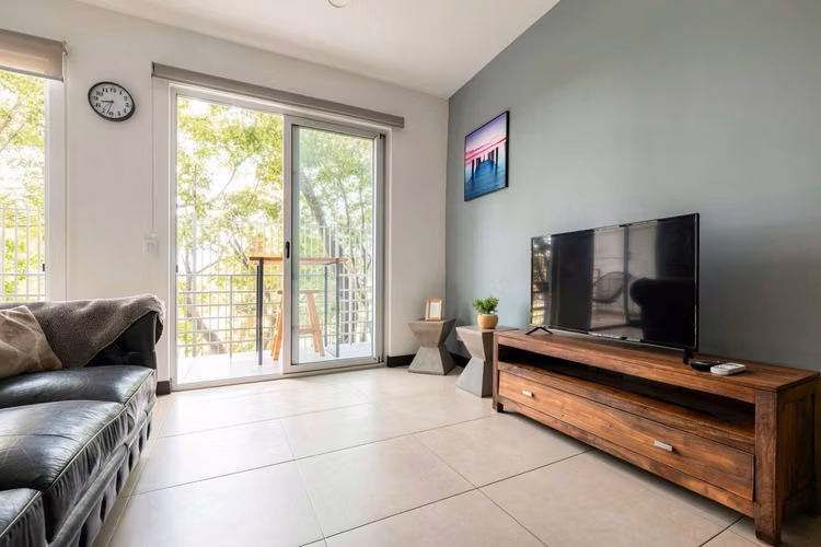 VENTA DE APARTAMENTO FULL AMUEBLADO CON PARQUEO BAJO TECHO - Imagen 3