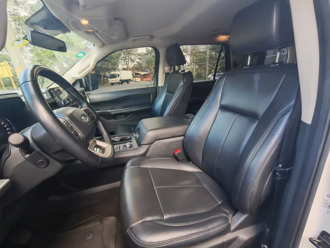 Ford Expedición ,V6 Gasolina Automático, 4x4,  7 Pax, Full Extras - Imagen 8